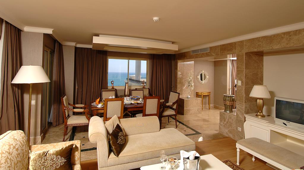 DEPLHINE_DIVA_PREMIERE_HOTEL_LARA_ANTALYA_AIR_TOUR_TRAVEL